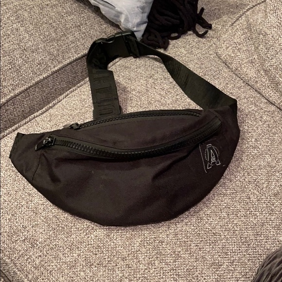 fanny pack american eagle